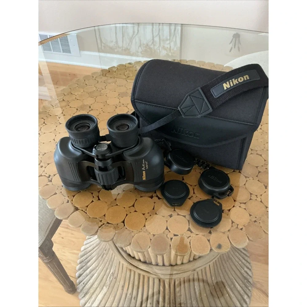 Nikon Action 7x35 9.3 Binoculars In Excellent Condition Case And Lens Cover
